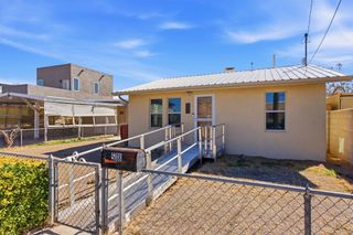 518 Kinley Avenue NW, Albuquerque, NM 87102