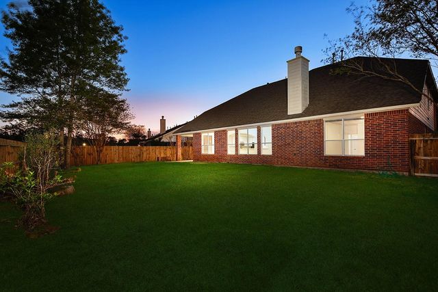 46 S April Mist Circle, Conroe, TX 77385