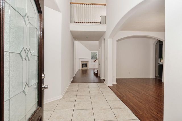 46 S April Mist Circle, Conroe, TX 77385