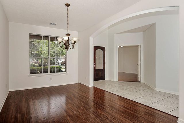 46 S April Mist Circle, Conroe, TX 77385