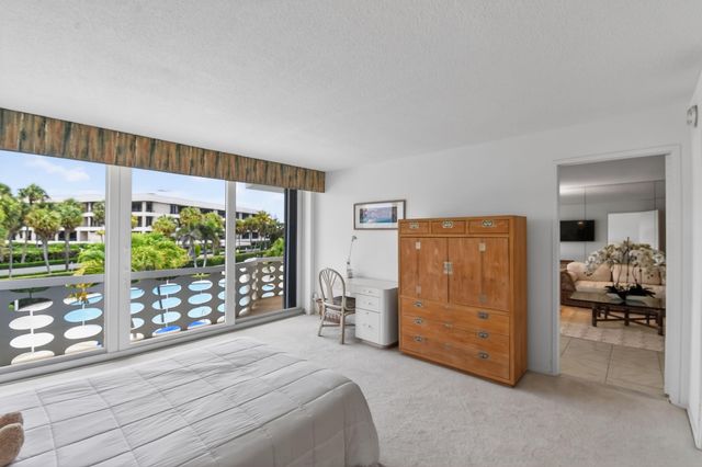 100 Sunrise Avenue 308, Palm Beach, FL 33480