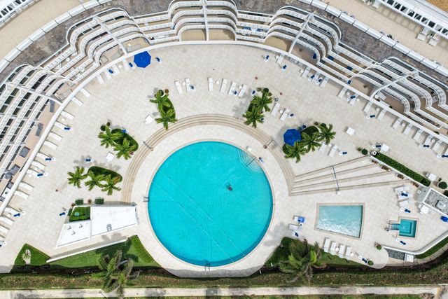 100 Sunrise Avenue 308, Palm Beach, FL 33480