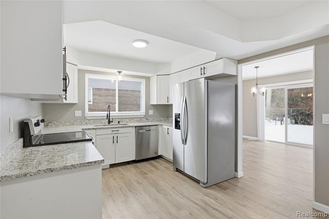 46182 Bartlett Drive, Canton, MI 48187