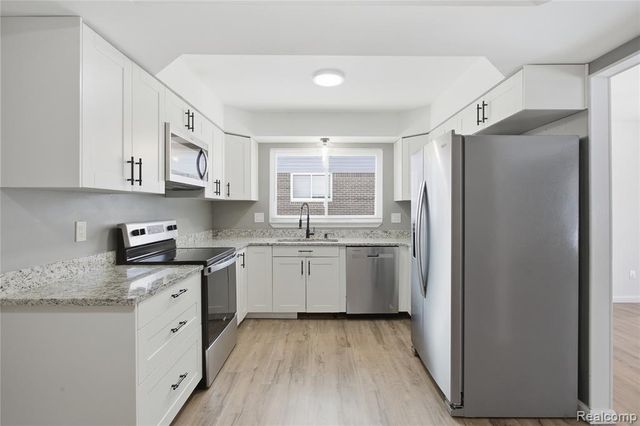 46182 Bartlett Drive, Canton, MI 48187