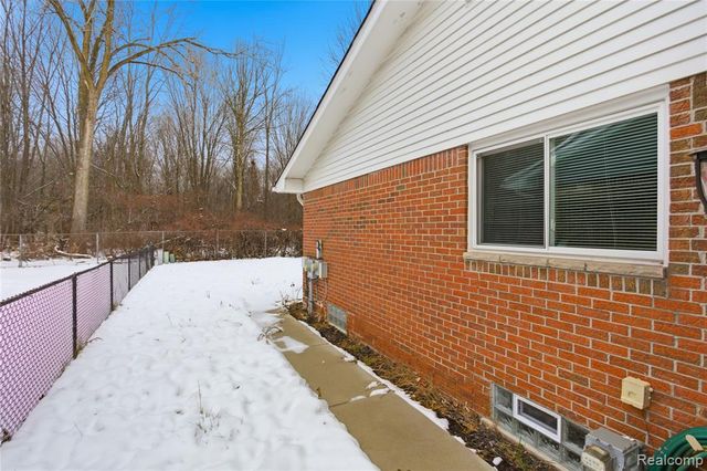 46182 Bartlett Drive, Canton, MI 48187