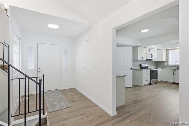 46182 Bartlett Drive, Canton, MI 48187