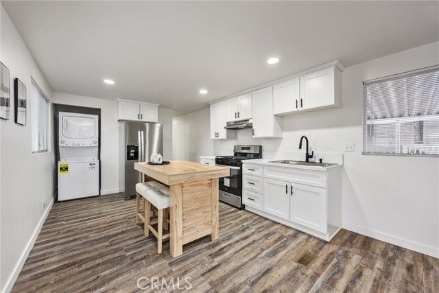 306 Kings Lane, Bakersfield, CA 93308