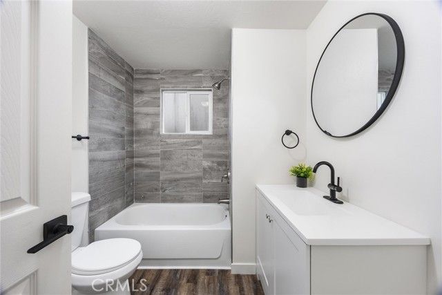 306 Kings Lane, Bakersfield, CA 93308