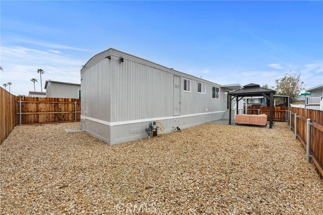 306 Kings Lane, Bakersfield, CA 93308