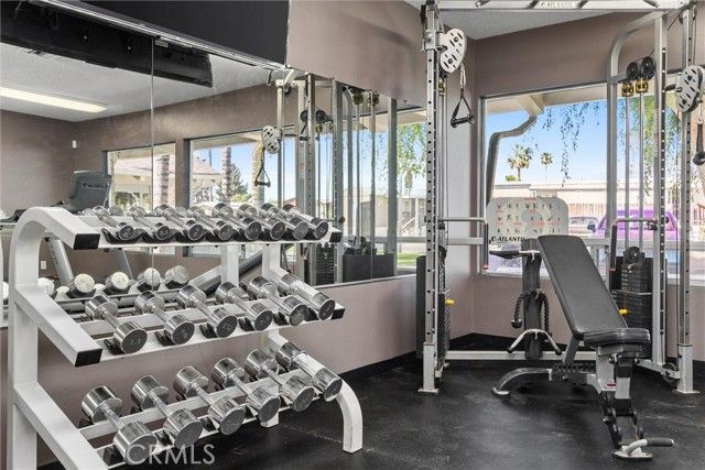 306 Kings Lane, Bakersfield, CA 93308