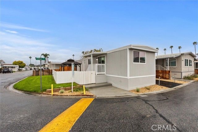 306 Kings Lane, Bakersfield, CA 93308