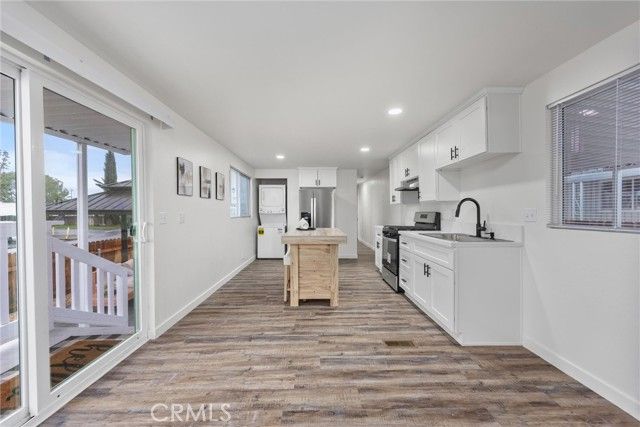 306 Kings Lane, Bakersfield, CA 93308