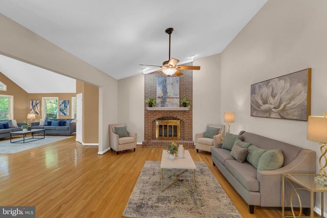 6762 BRONZE POST RD, Centreville, VA 20121