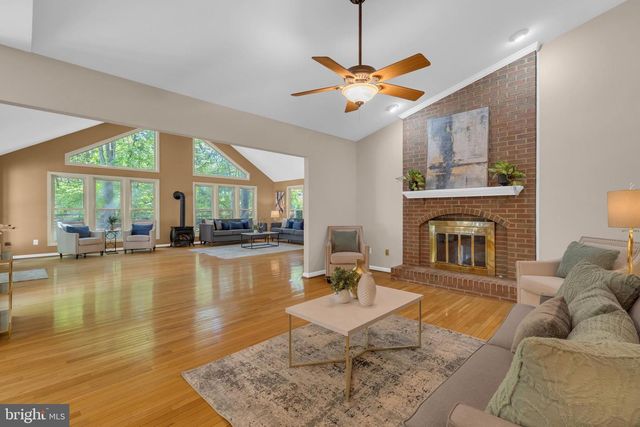 6762 BRONZE POST RD, Centreville, VA 20121