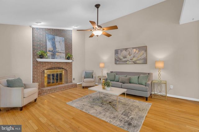 6762 BRONZE POST RD, Centreville, VA 20121
