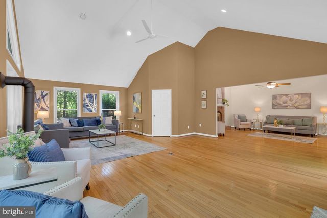 6762 BRONZE POST RD, Centreville, VA 20121