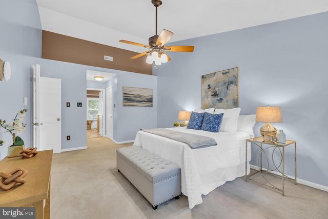 6762 BRONZE POST RD, Centreville, VA 20121