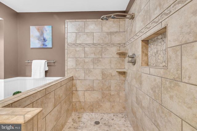6762 BRONZE POST RD, Centreville, VA 20121
