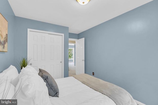 6762 BRONZE POST RD, Centreville, VA 20121