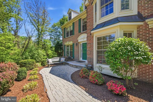 6762 BRONZE POST RD, Centreville, VA 20121