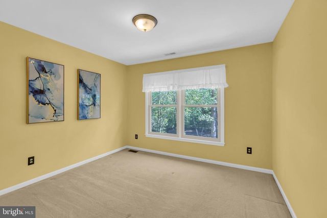 6762 BRONZE POST RD, Centreville, VA 20121
