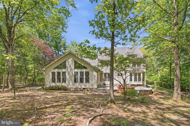 6762 BRONZE POST RD, Centreville, VA 20121