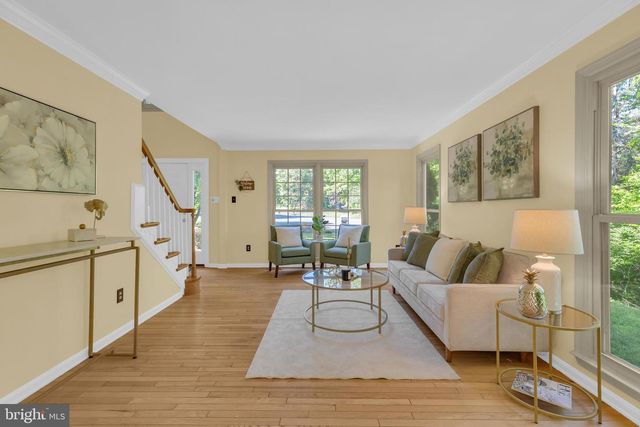 6762 BRONZE POST RD, Centreville, VA 20121