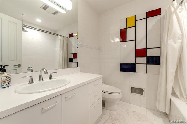 4054 Cranbrook Court, Bloomfield Hills, MI 48301