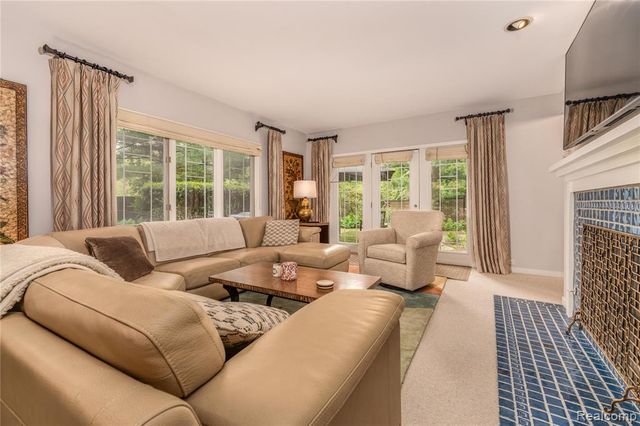 4054 Cranbrook Court, Bloomfield Hills, MI 48301