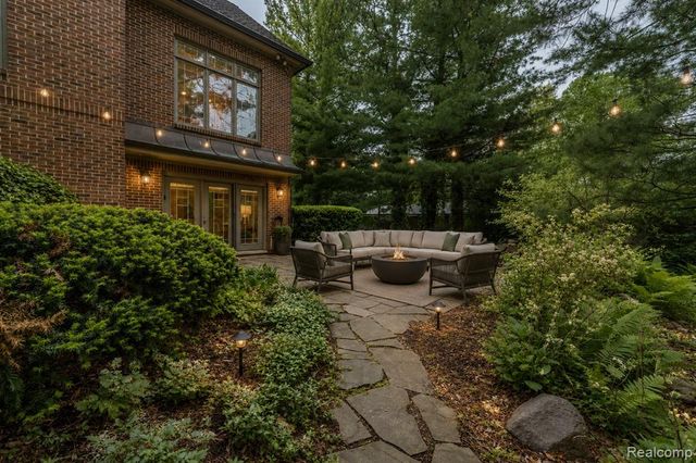 4054 Cranbrook Court, Bloomfield Hills, MI 48301