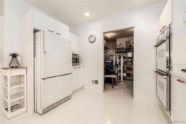 4054 Cranbrook Court, Bloomfield Hills, MI 48301