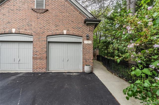 4054 Cranbrook Court, Bloomfield Hills, MI 48301