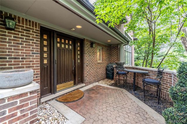 4054 Cranbrook Court, Bloomfield Hills, MI 48301