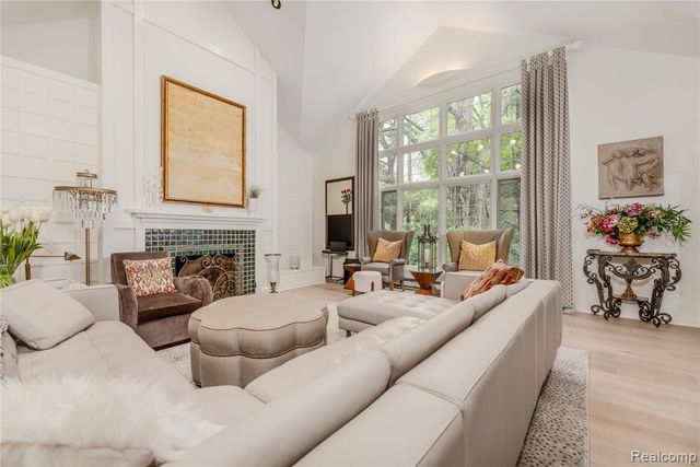 4054 Cranbrook Court, Bloomfield Hills, MI 48301