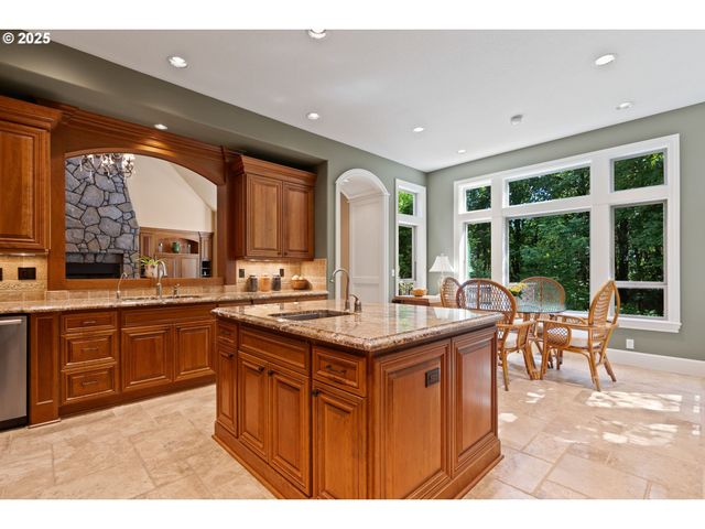 12320 Nw SARGENT Ln, Portland, OR 97231