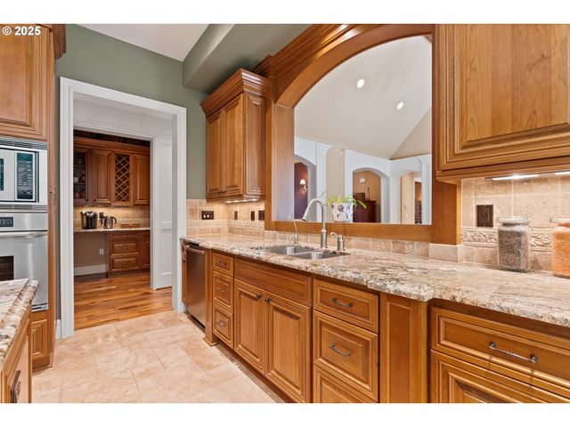 12320 Nw SARGENT Ln, Portland, OR 97231
