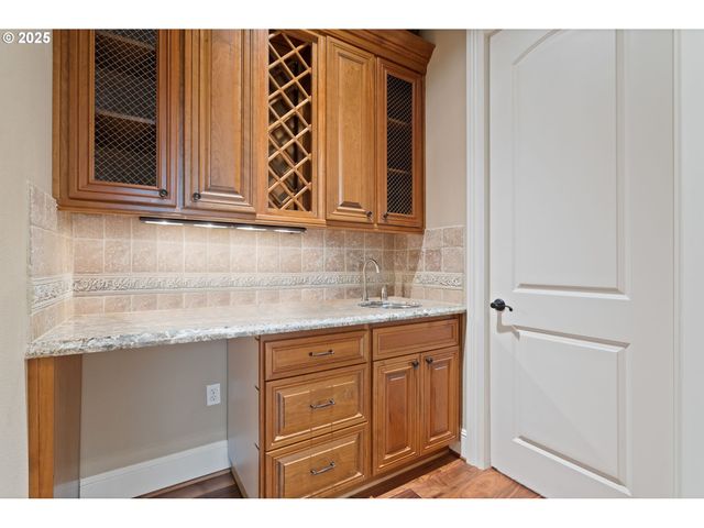 12320 Nw SARGENT Ln, Portland, OR 97231