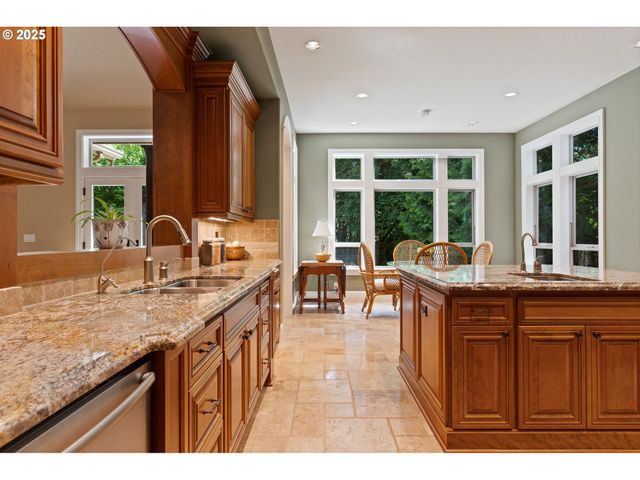 12320 Nw SARGENT Ln, Portland, OR 97231