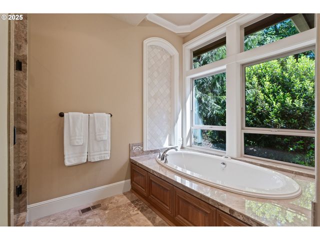 12320 Nw SARGENT Ln, Portland, OR 97231