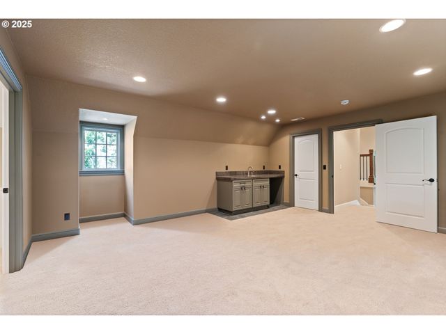12320 Nw SARGENT Ln, Portland, OR 97231