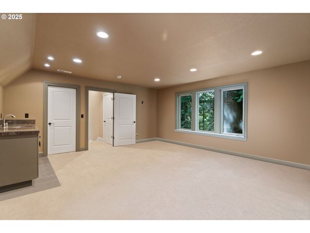 12320 Nw SARGENT Ln, Portland, OR 97231