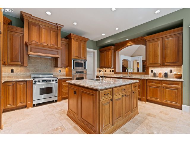 12320 Nw SARGENT Ln, Portland, OR 97231