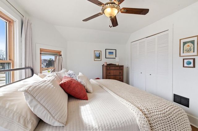 916 Arcadian AVENUE, Waukesha, WI 53186