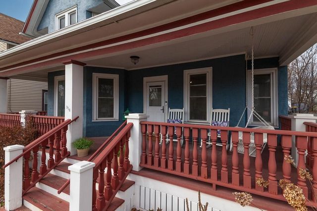 916 Arcadian AVENUE, Waukesha, WI 53186