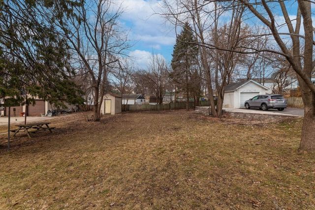 916 Arcadian AVENUE, Waukesha, WI 53186