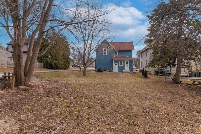 916 Arcadian AVENUE, Waukesha, WI 53186