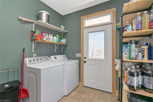 658 Green Point Lane, Boomer, NC 28606