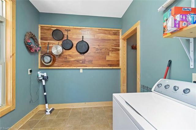 658 Green Point Lane, Boomer, NC 28606