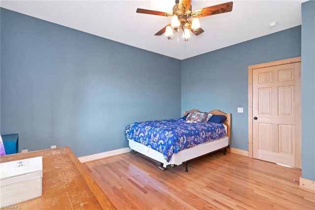 658 Green Point Lane, Boomer, NC 28606
