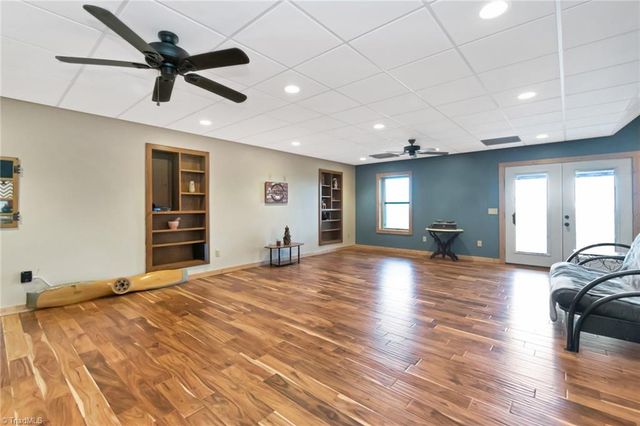 658 Green Point Lane, Boomer, NC 28606